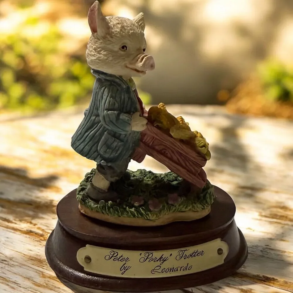 Peter Porky Trotter Leonardo Figurine Pig Resin Statue Wood Base Vintage Collect